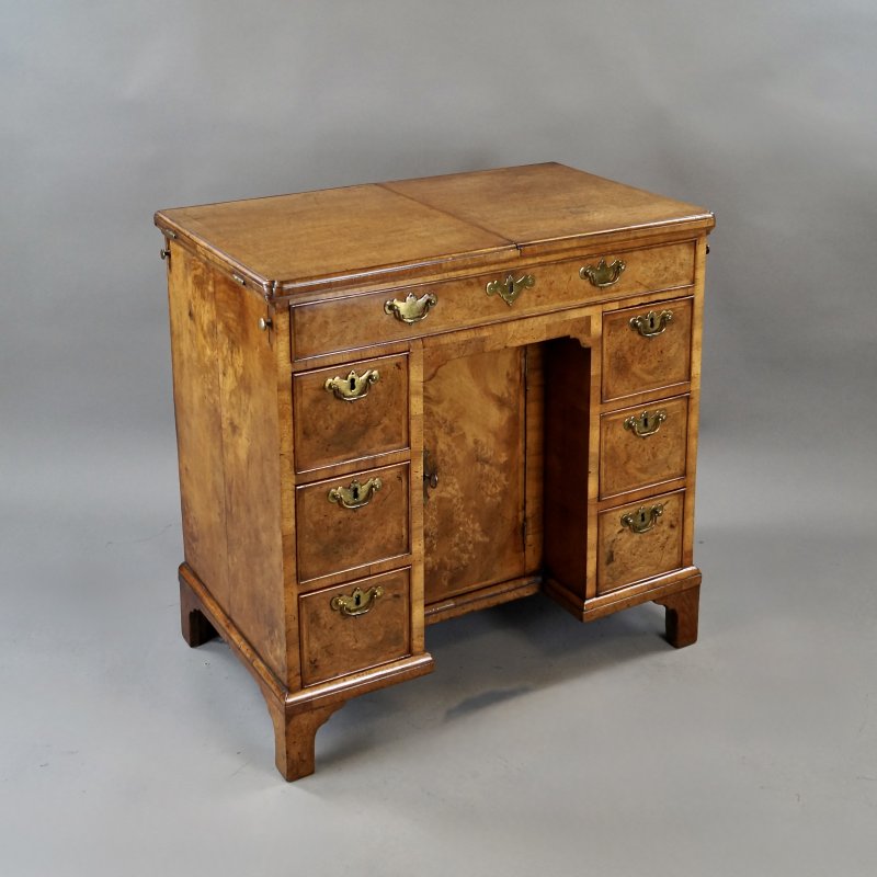 George I Walnut Knee-Hole Dressing Chest - Image 5