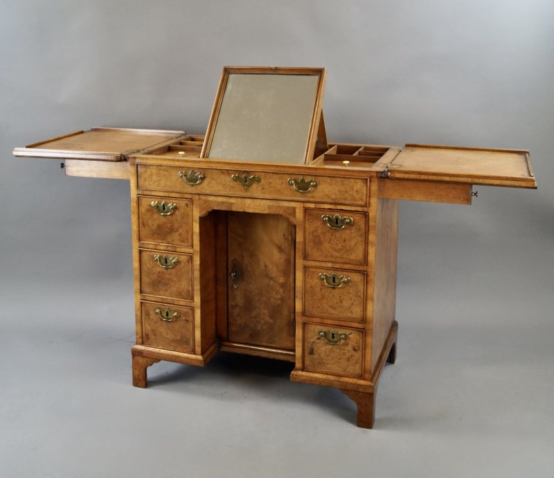 George I Walnut Knee-Hole Dressing Chest - Image 6