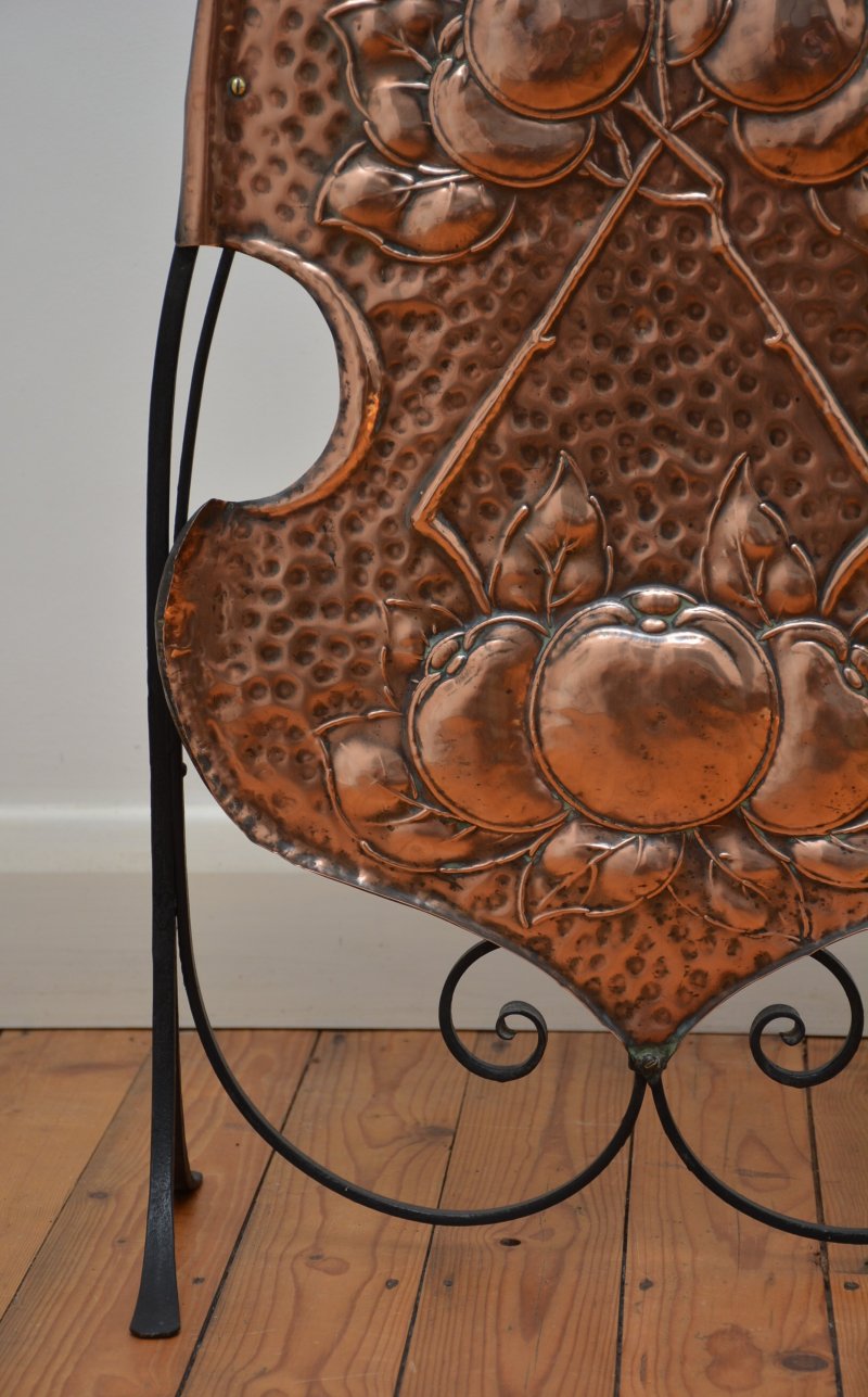 Arts and Crafts Fire Screen - Image 3