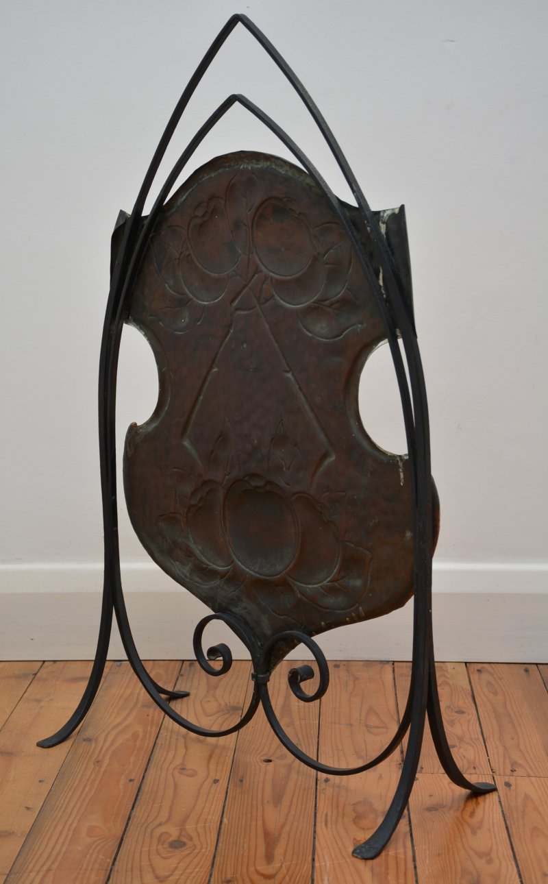 Arts and Crafts Fire Screen - Image 10