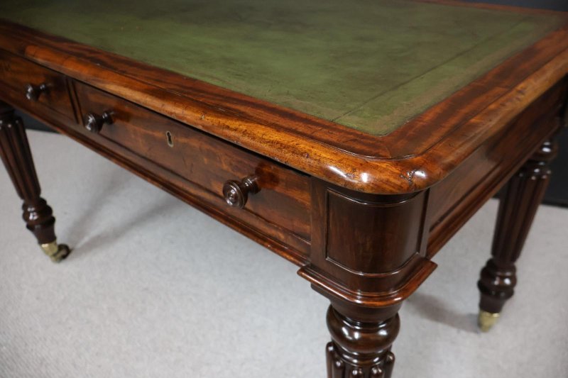 Early 19th Century Mahogany Writing Table - Image 4