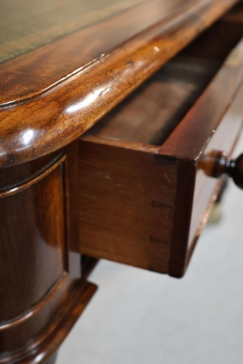 Early 19th Century Mahogany Writing Table - Image 8