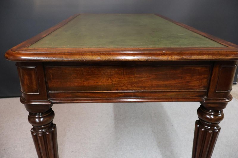 Early 19th Century Mahogany Writing Table - Image 10