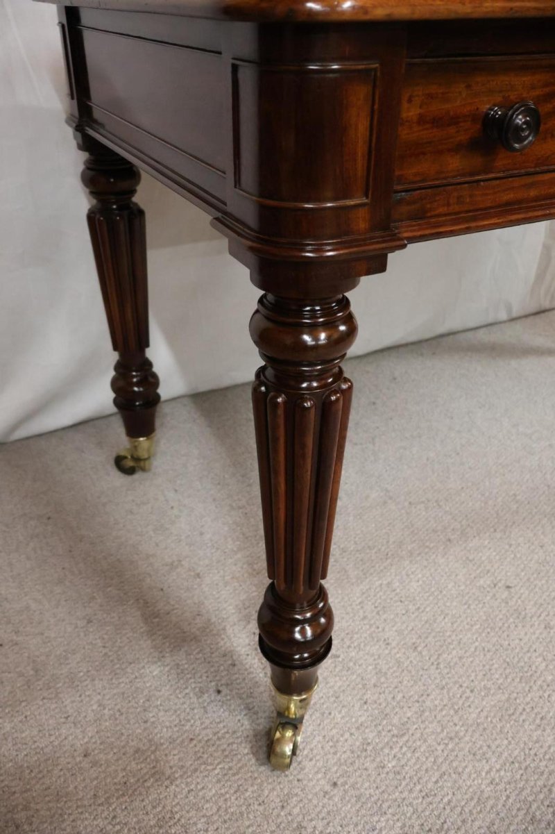 Early 19th Century Mahogany Writing Table - Image 11