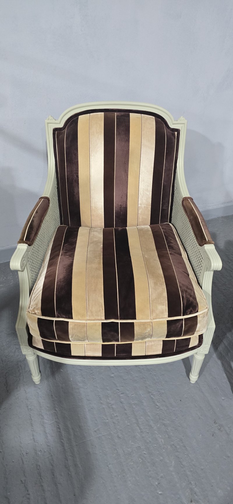 Super Pair French Bergere Armchairs - Image 5