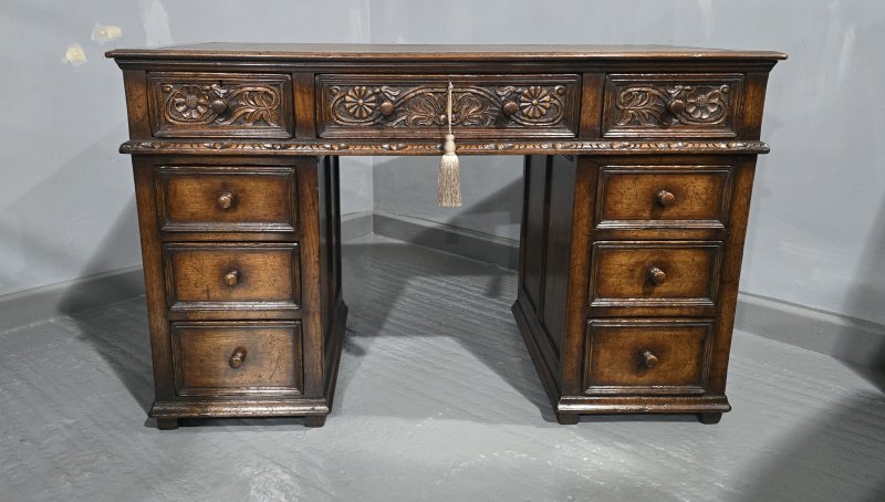 Quality Oak Pedestal Desk - Image 5