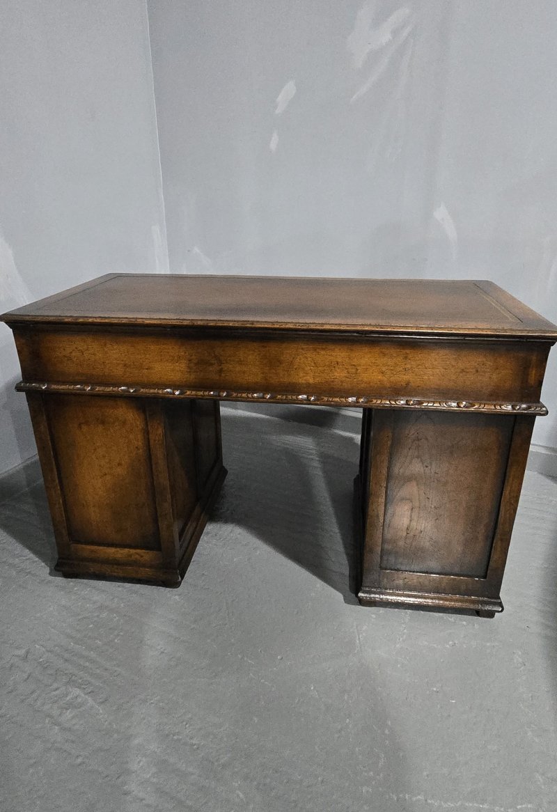 Quality Oak Pedestal Desk - Image 2