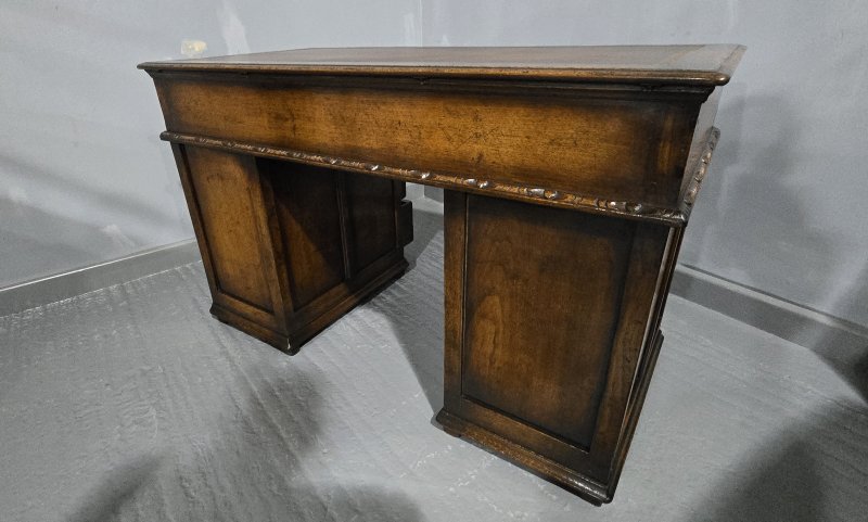 Quality Oak Pedestal Desk - Image 8