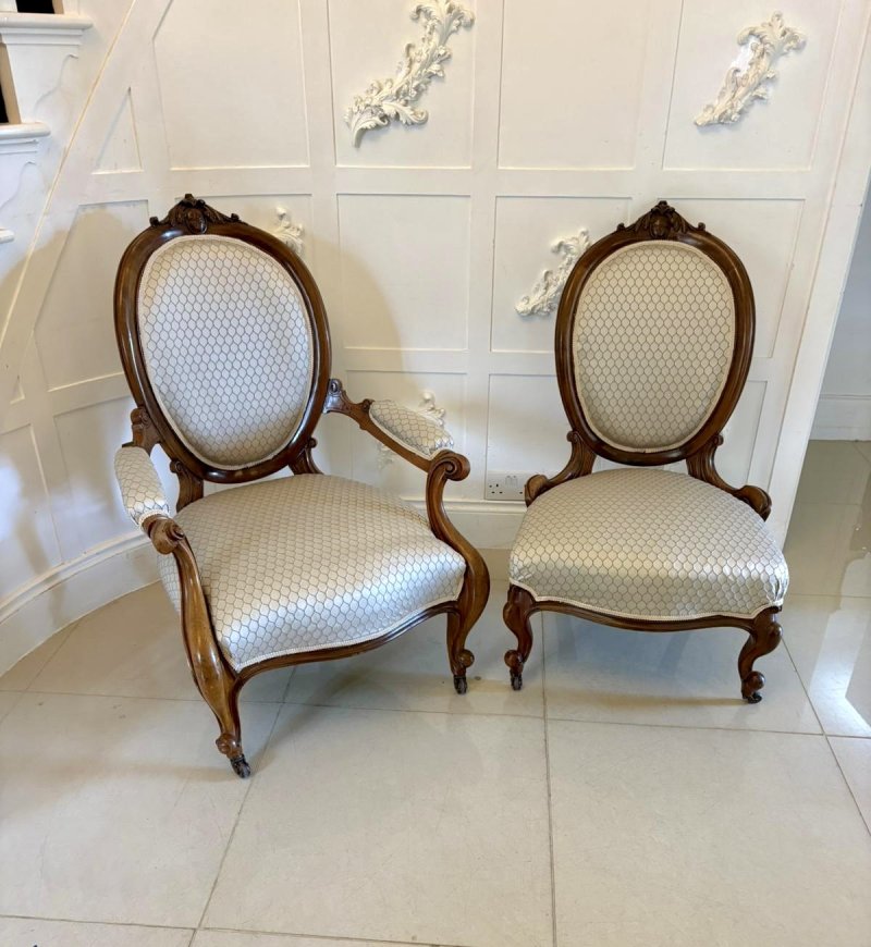 Antique Victorian Carved Walnut 11 Piece Salon/Drawing Room Suite with Sofa, Armchairs, Side Chairs and Footstools - Image 5