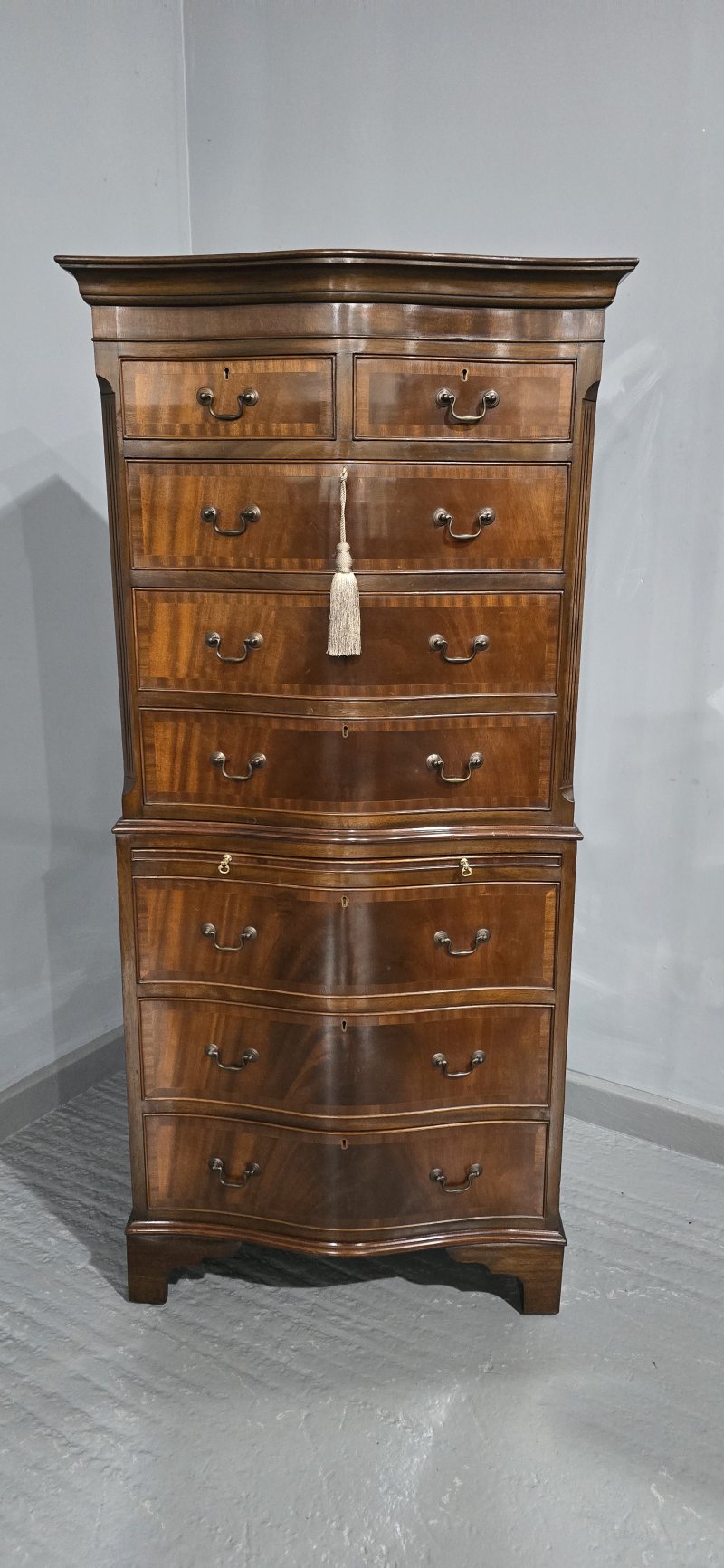 Very Good Mahogany Chest on Chest  of Drawers of Small Proportions - Image 2