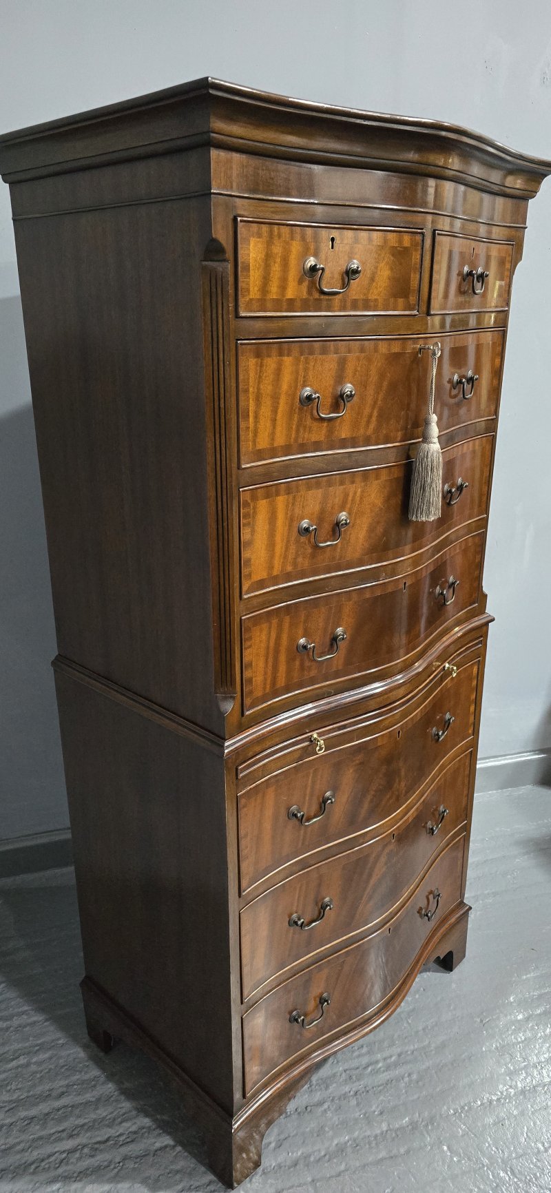 Very Good Mahogany Chest on Chest  of Drawers of Small Proportions - Image 12