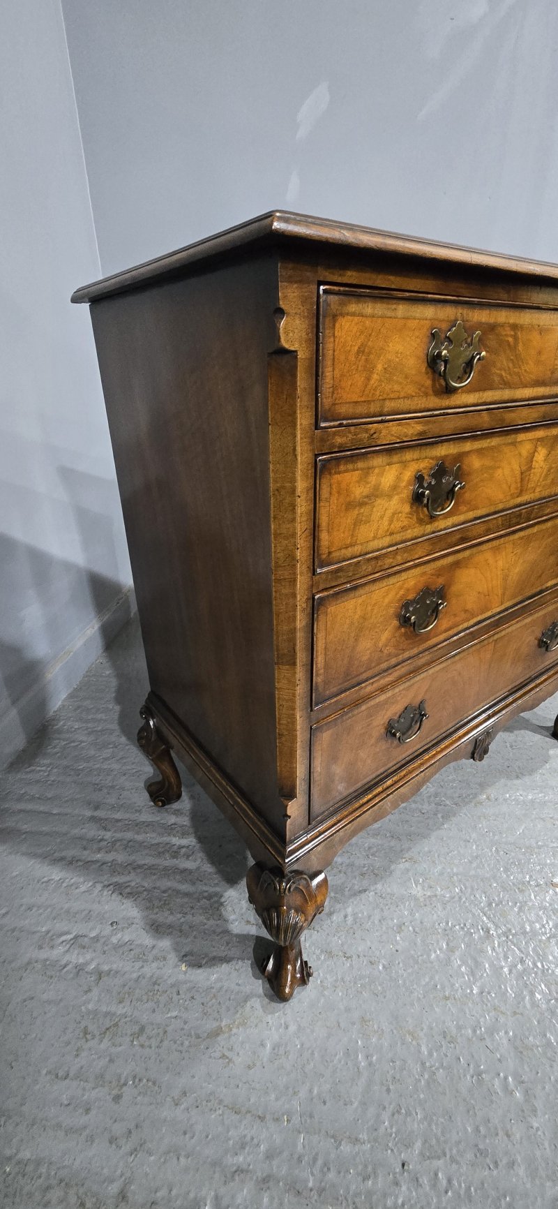Superb Queen Anne Walnut Chest of Drawers - Image 8