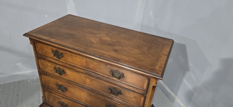 Superb Queen Anne Walnut Chest of Drawers - Image 10