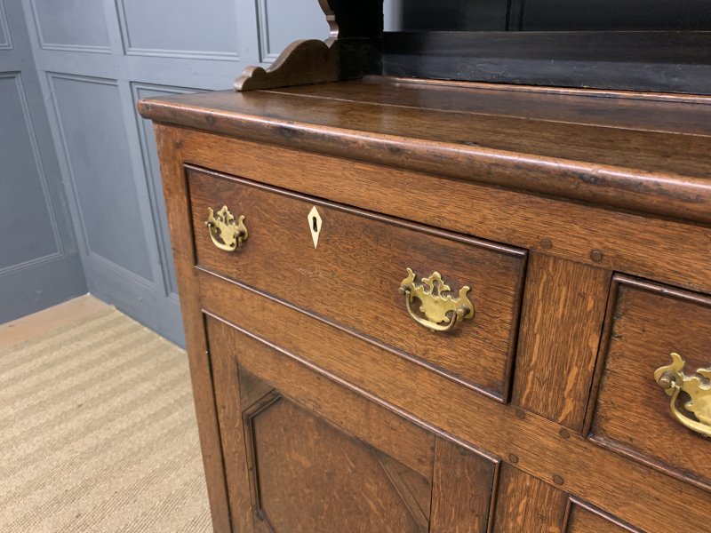 Early 19th Century Welsh Oak Dresser - Image 9