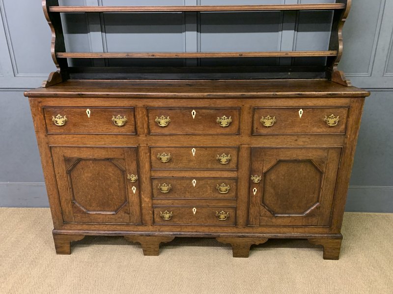 Early 19th Century Welsh Oak Dresser - Image 10