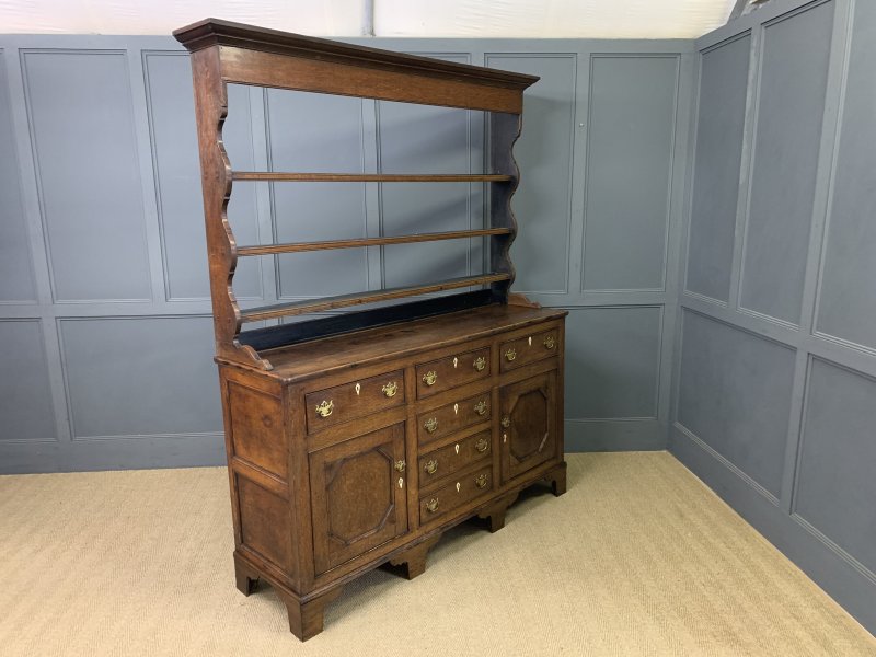 Early 19th Century Welsh Oak Dresser - Image 5