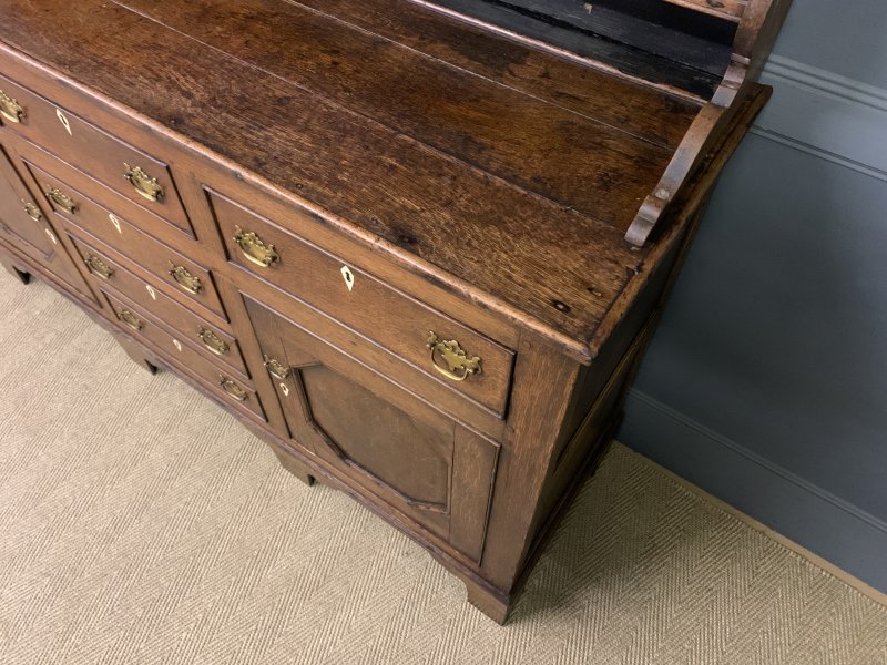 Early 19th Century Welsh Oak Dresser - Image 15