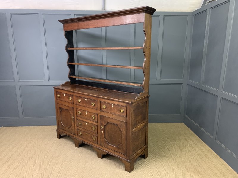 Early 19th Century Welsh Oak Dresser - Image 6