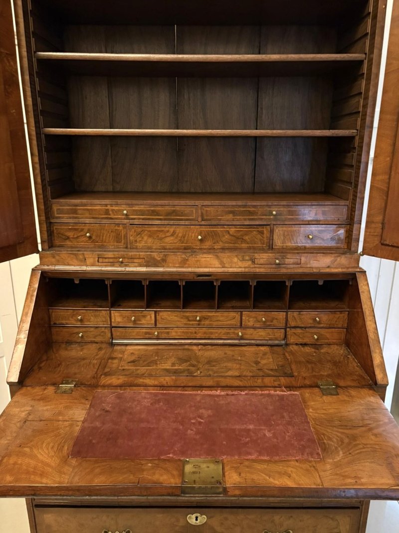 Antique Exceptional 18th Century George I Figured Walnut Bureau Bookcase Secretaire Cabinet - Image 16