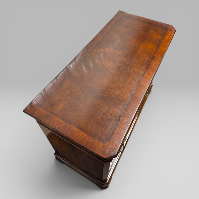 Antique French Provincial Walnut Commode with Mahogany Crossbanding - Image 4