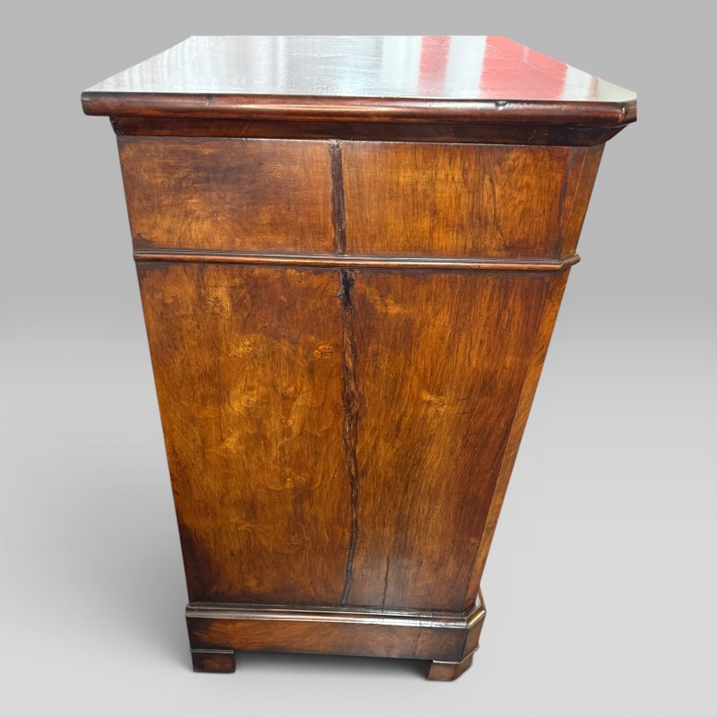 Antique French Provincial Walnut Commode with Mahogany Crossbanding - Image 10