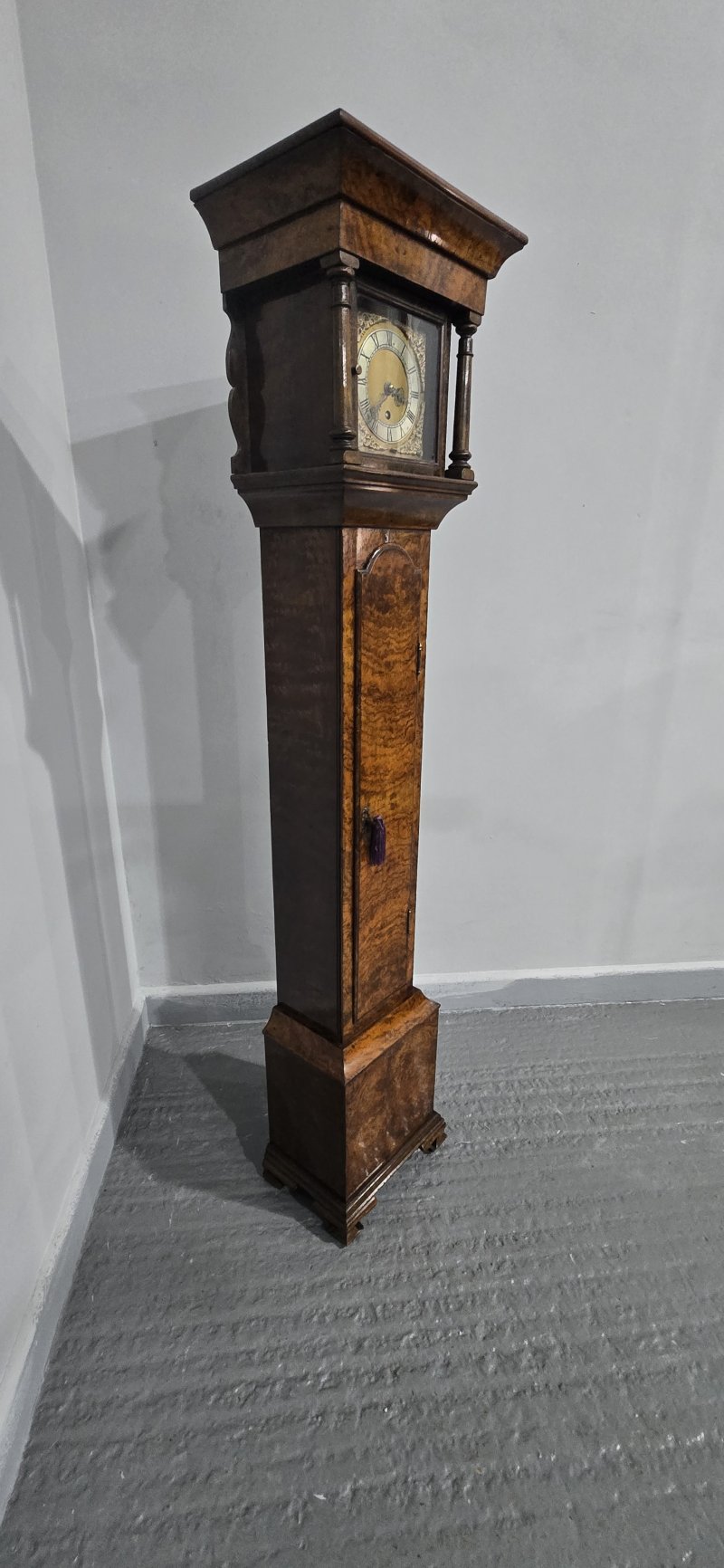 Very Pretty Burr Walnut Grandaughter Longcase Clock - Image 11
