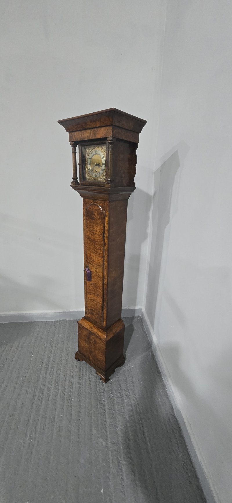 Very Pretty Burr Walnut Grandaughter Longcase Clock - Image 12