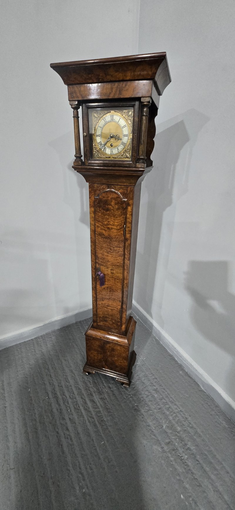 Very Pretty Burr Walnut Grandaughter Longcase Clock - Image 15