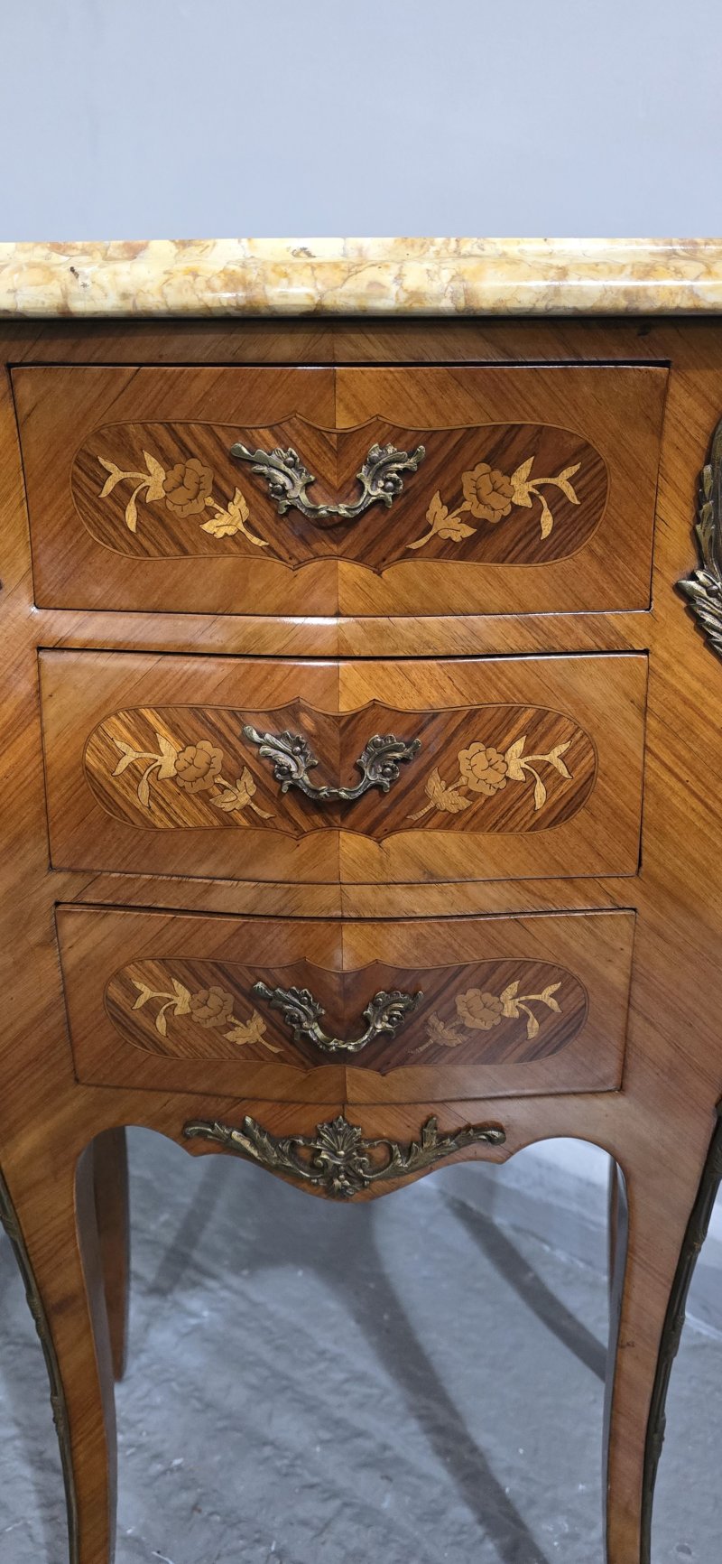 Top Quality Pair French Bedside Lamp Tables - Image 2