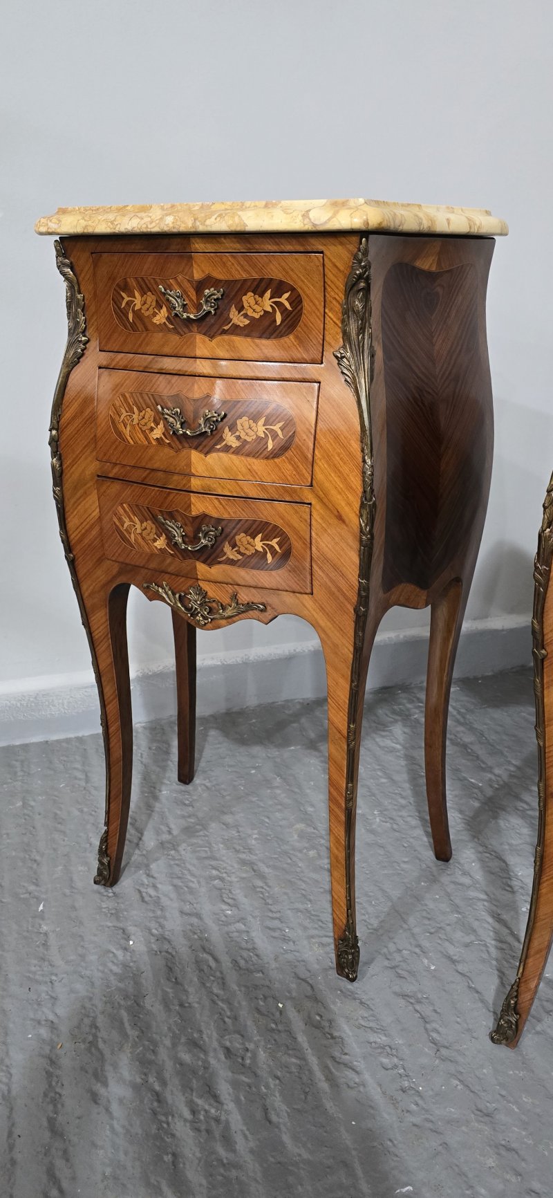 Top Quality Pair French Bedside Lamp Tables - Image 3