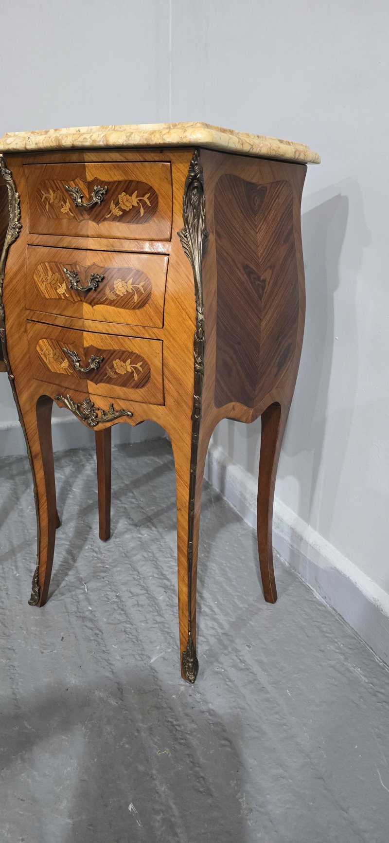 Top Quality Pair French Bedside Lamp Tables - Image 6