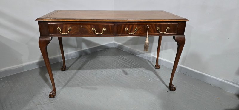 Chippenale Mahogany Library Writing Desk - Image 2