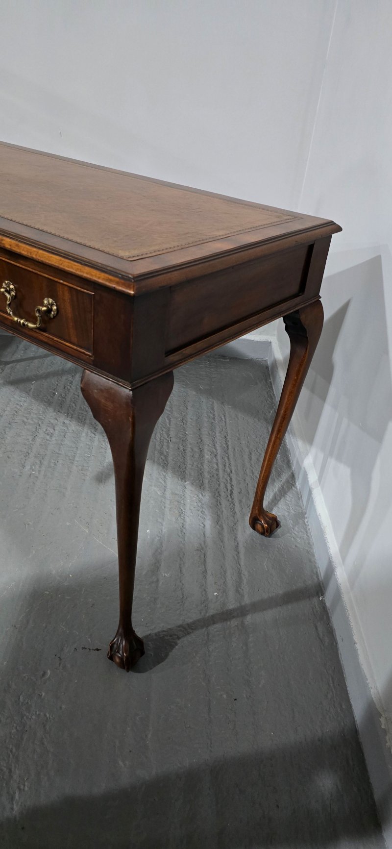 Chippenale Mahogany Library Writing Desk - Image 3