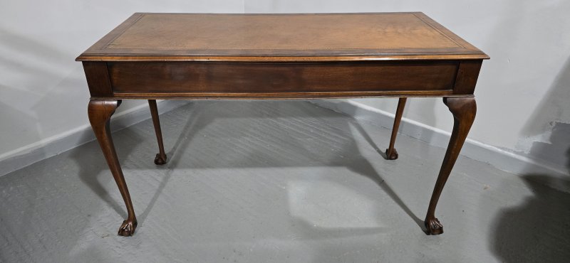 Chippenale Mahogany Library Writing Desk - Image 5