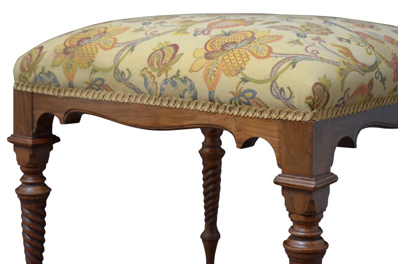 Superb Quality And Very Attractive Victorian Stool Walnut Dressing Table Stool - Image 5
