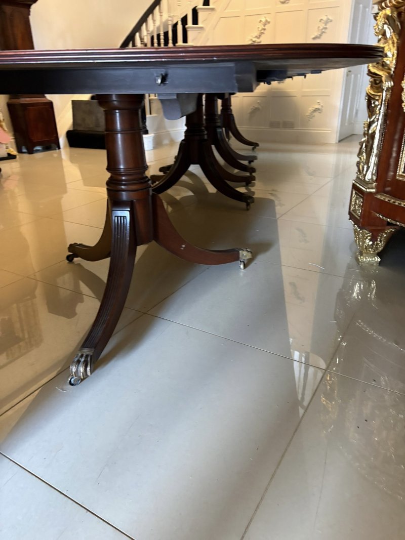 Antique English Mahogany Banquet Dining Table 22/24 Seater 4 Pedestal 3 Leaves 75 x 130 x 554 cm - Image 7