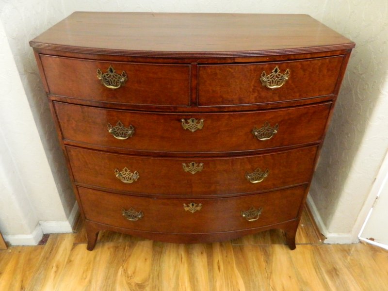 Regency Mahogany Bow Front Chest of Drawers - Image 2