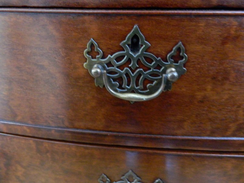 Regency Mahogany Bow Front Chest of Drawers - Image 4
