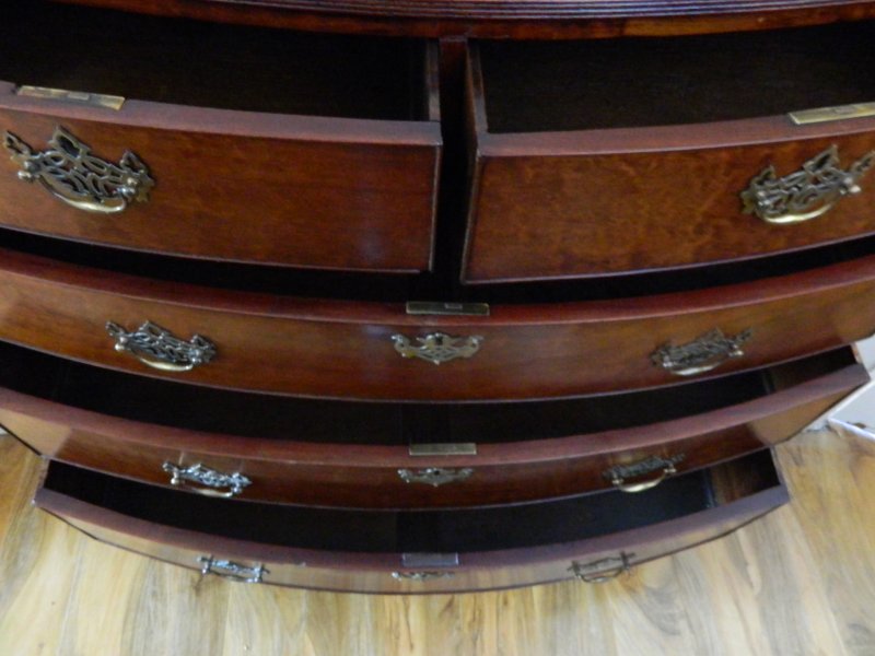Regency Mahogany Bow Front Chest of Drawers - Image 6