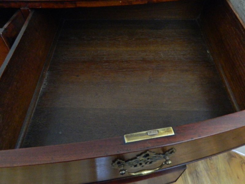 Regency Mahogany Bow Front Chest of Drawers - Image 7