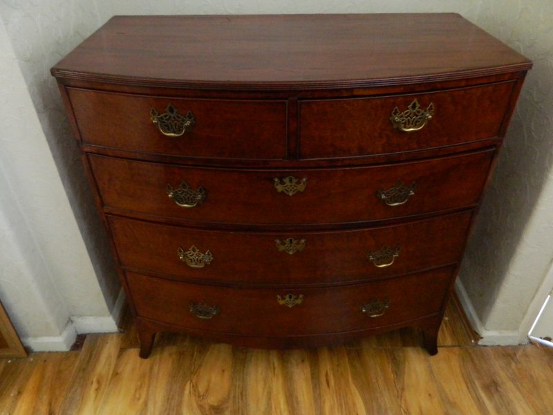 Regency Mahogany Bow Front Chest of Drawers - Image 8