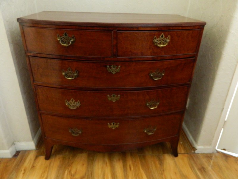 Regency Mahogany Bow Front Chest of Drawers - Image 9