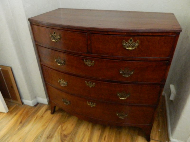 Regency Mahogany Bow Front Chest of Drawers - Image 10