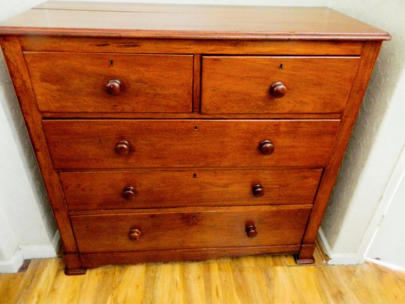 Victorian Mahogany Chest of Drawers