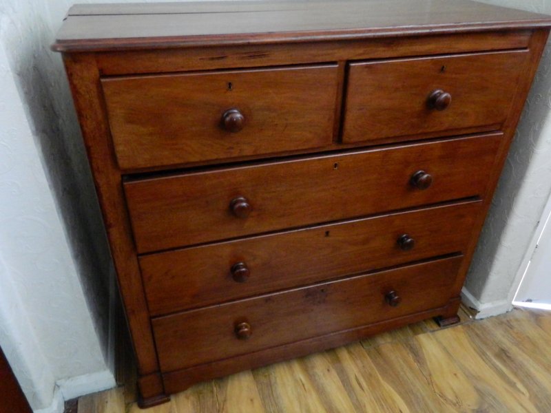 Victorian Mahogany Chest of Drawers - Image 3