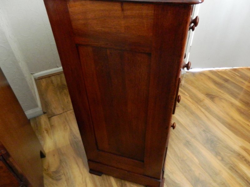 Victorian Mahogany Chest of Drawers - Image 9