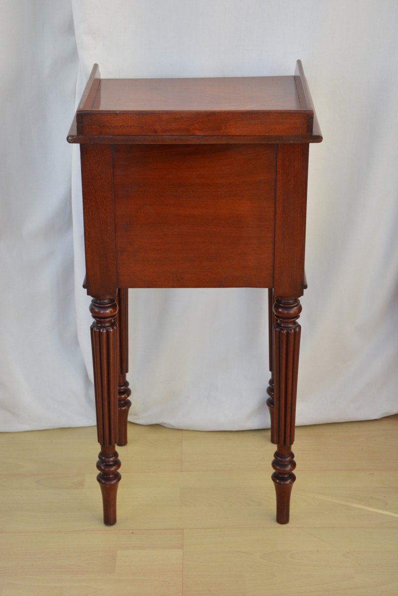 Regency Mahogany Bedside Cabinet Pot Cupboard - Image 13