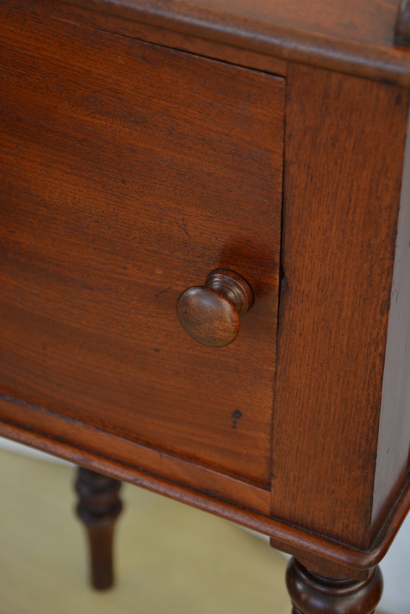 Regency Mahogany Bedside Cabinet Pot Cupboard - Image 17