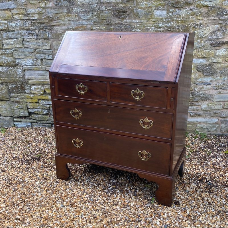 Petite Georgian Mahogany Bureau - Image 4