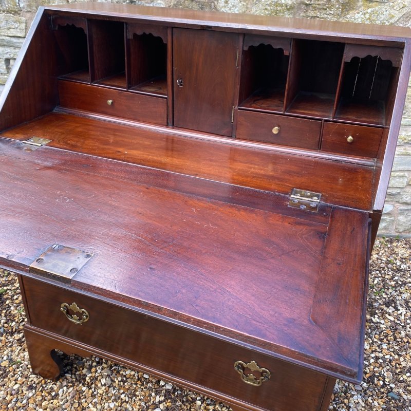 Petite Georgian Mahogany Bureau - Image 8